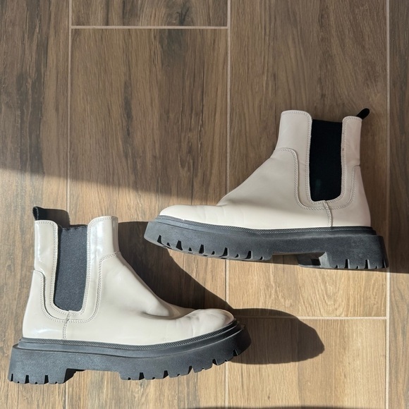 ZARA White Patent Leather Chelsea Lug Boot - Picture 2 of 6